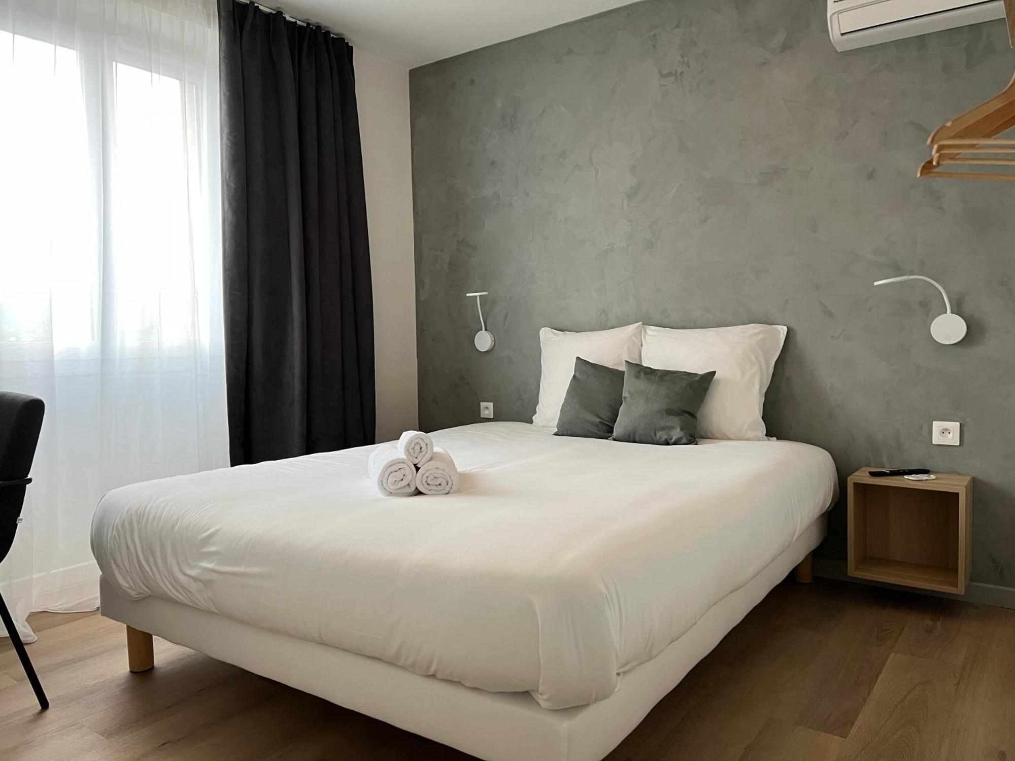 Ponson Hotel